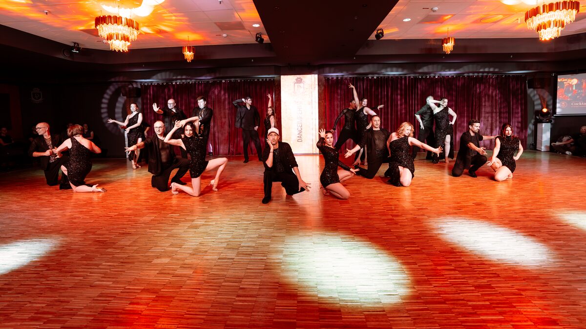 Showformation des DANCEIMPERIAL Teams bei der Gala Night des Festivals 2026, DANCEIMPERIAL Regensburg